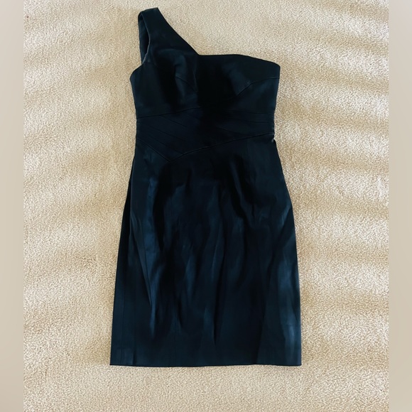 Nine West Dresses & Skirts - Beautiful Nine West size 8 black one shoulder formal cocktail dress